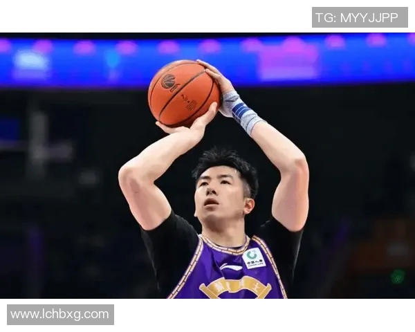 邹雨宸：在篮球场上书写青春梦想与奋斗历程的传奇之路